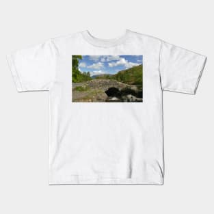 Ashness Bridge, Cumbria Kids T-Shirt